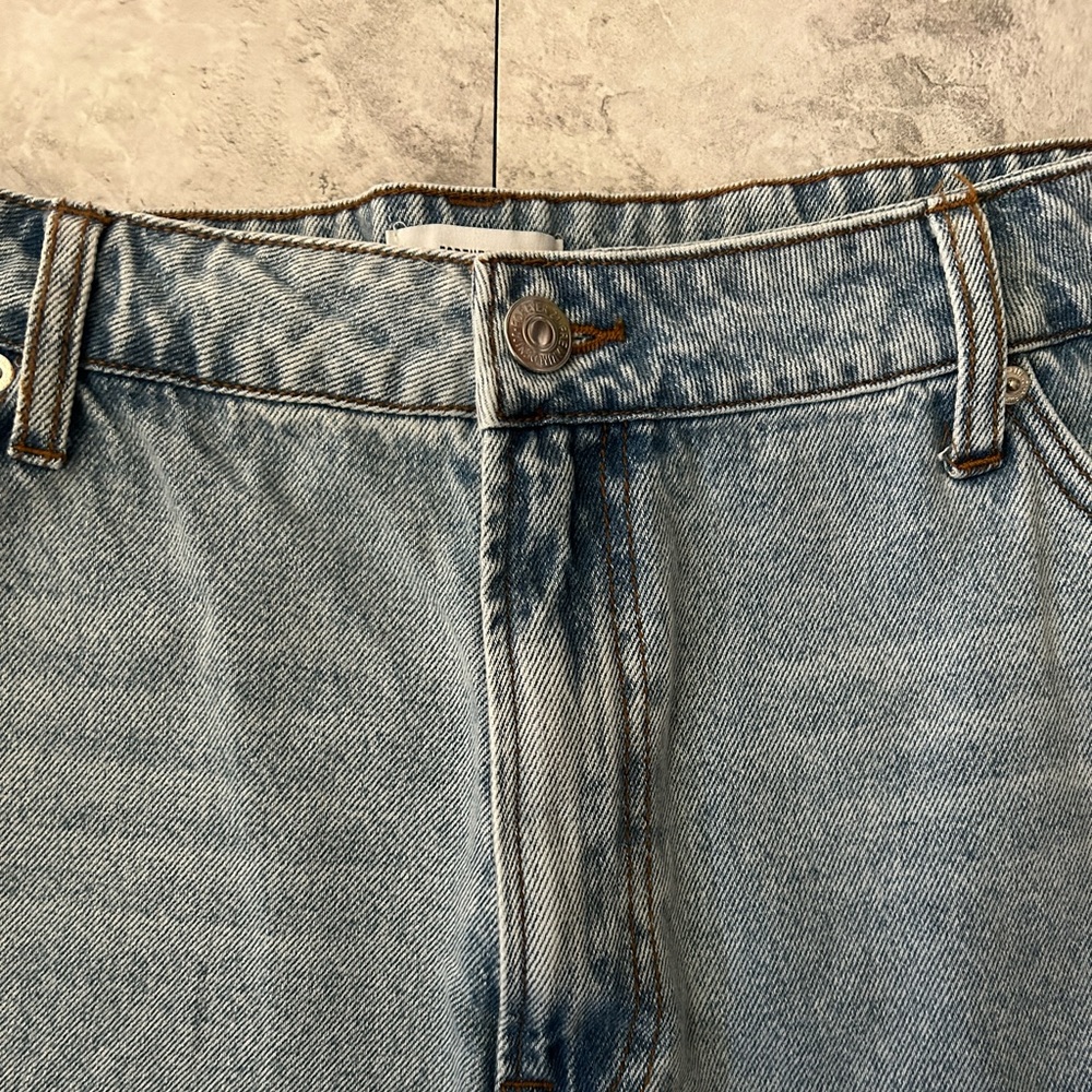 Forever 21 Plus Size Shorts Frayed Denim Mom Shorts 18” NWOT - Picture 6 of 11